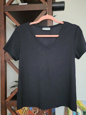 Gloria Vanderbilt Ribbed Black V Neck Top Petite Small Minimalist Basic Made in